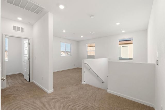 8679 Oldfield Way, Sacramento, CA 95829