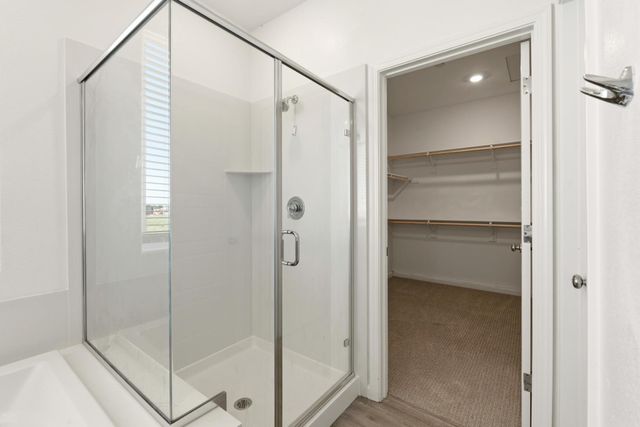 8679 Oldfield Way, Sacramento, CA 95829