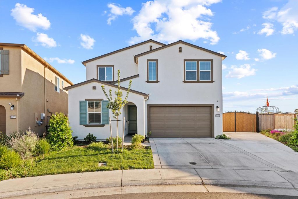 8679 Oldfield Way, Sacramento, CA 95829