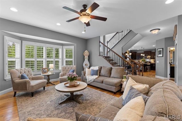 4355 Ventura Place Drive, St Louis, MO 63128