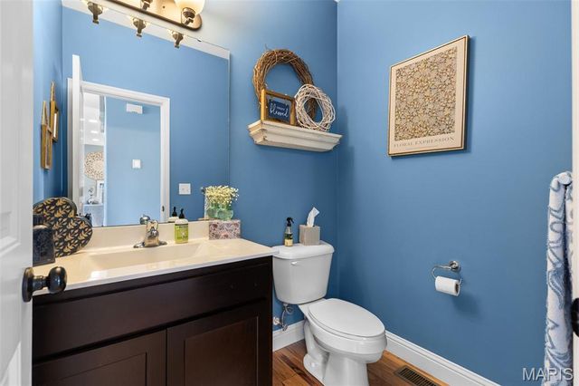 4355 Ventura Place Drive, St Louis, MO 63128