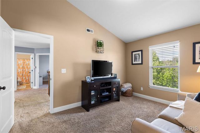 4355 Ventura Place Drive, St Louis, MO 63128