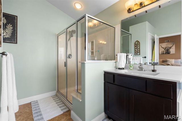 4355 Ventura Place Drive, St Louis, MO 63128