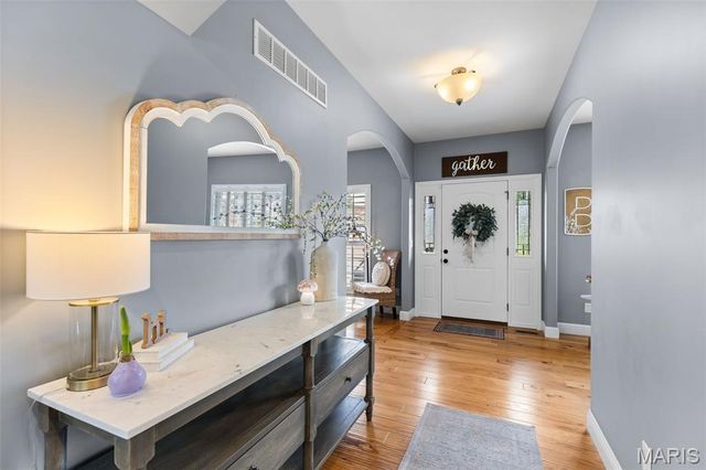 4355 Ventura Place Drive, St Louis, MO 63128