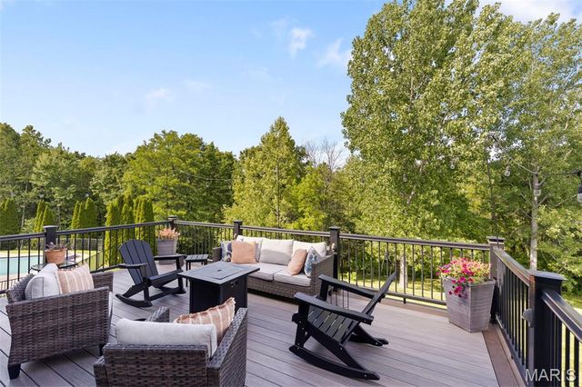 4355 Ventura Place Drive, St Louis, MO 63128