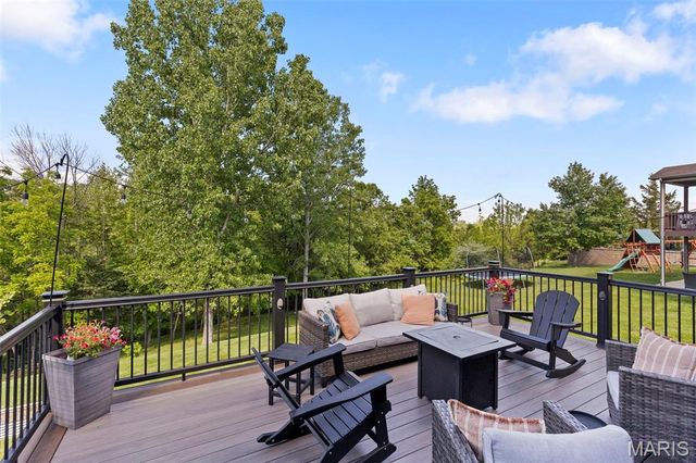 4355 Ventura Place Drive, St Louis, MO 63128