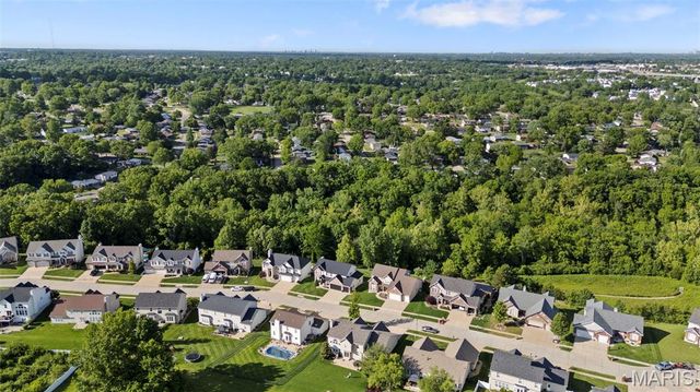 4355 Ventura Place Drive, St Louis, MO 63128
