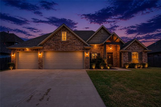 4442 W Oldham Drive, Fayetteville, AR 72704