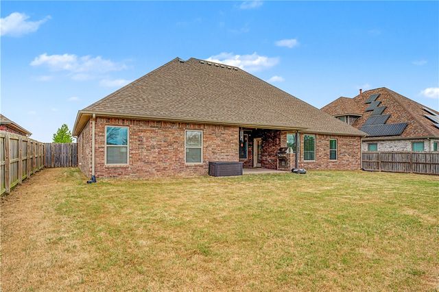 4442 W Oldham Drive, Fayetteville, AR 72704