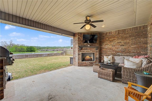 4442 W Oldham Drive, Fayetteville, AR 72704