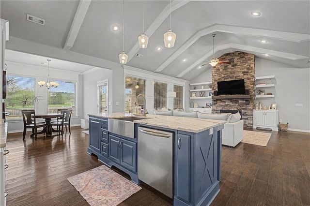 4442 W Oldham Drive, Fayetteville, AR 72704
