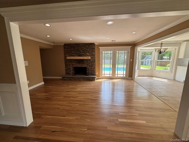 42 Annandale Road, Stony Brook, NY 11790