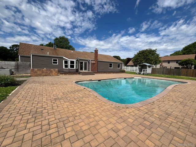 42 Annandale Road, Stony Brook, NY 11790