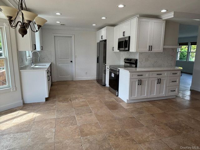 42 Annandale Road, Stony Brook, NY 11790