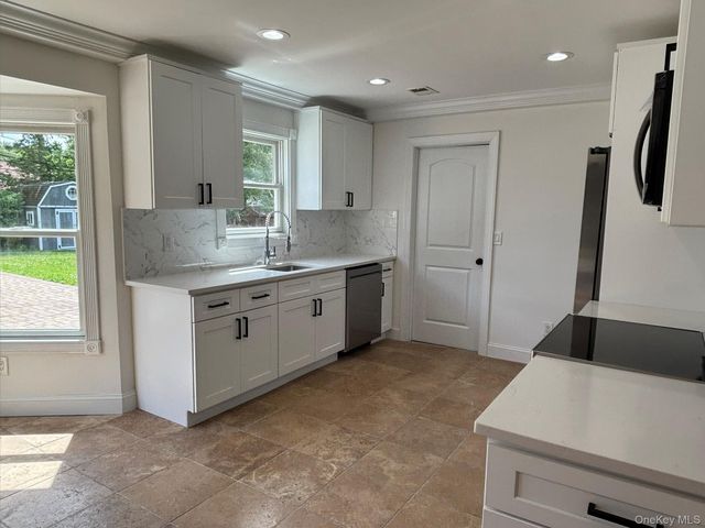 42 Annandale Road, Stony Brook, NY 11790