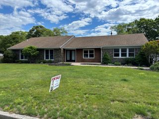42 Annandale Road, Stony Brook, NY 11790