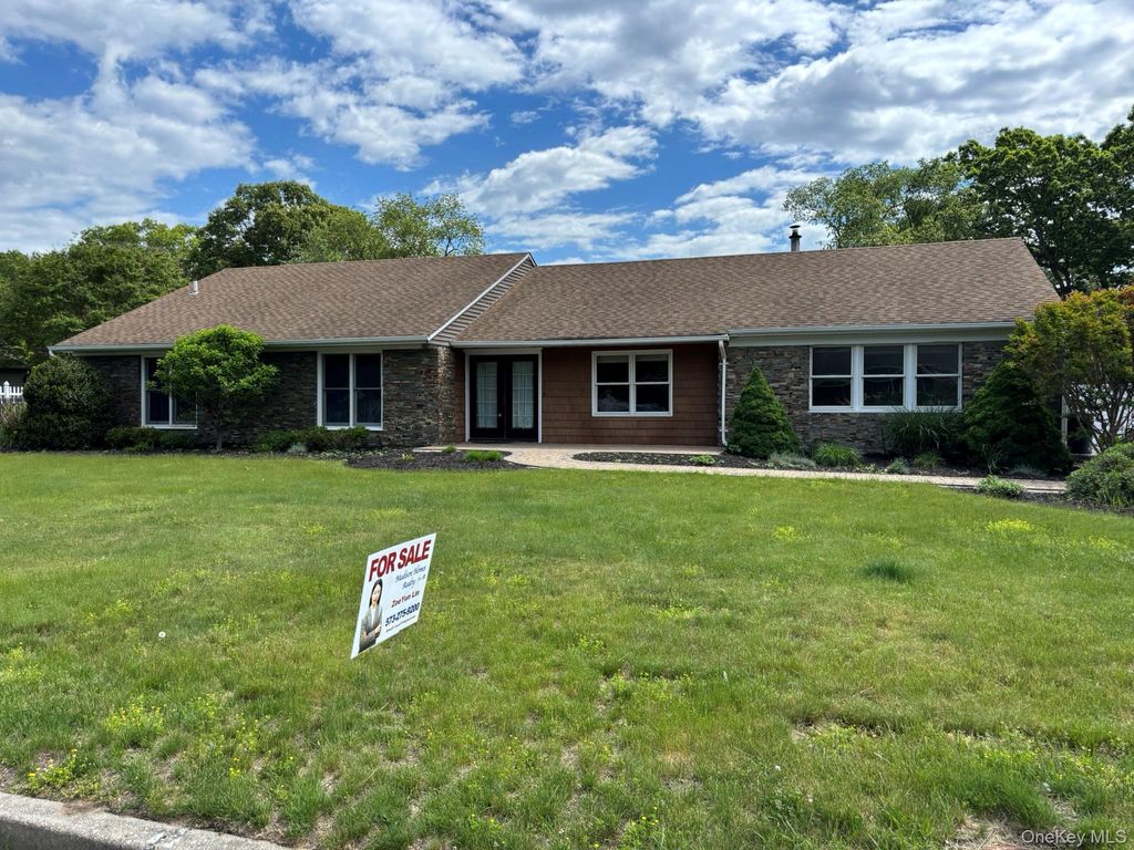 42 Annandale Road, Stony Brook, NY 11790
