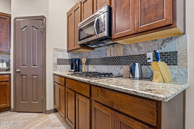 12039 EQUESTRIAN Road, El Paso, TX 79928