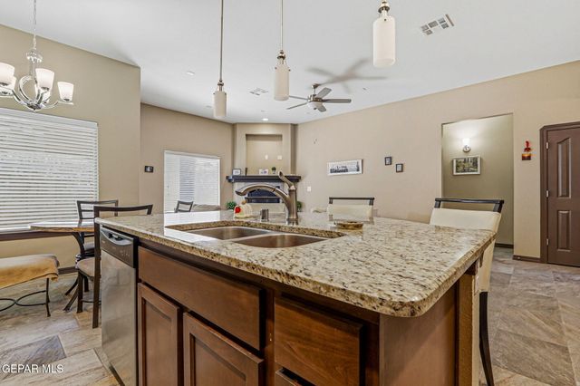 12039 EQUESTRIAN Road, El Paso, TX 79928