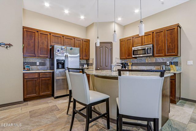 12039 EQUESTRIAN Road, El Paso, TX 79928