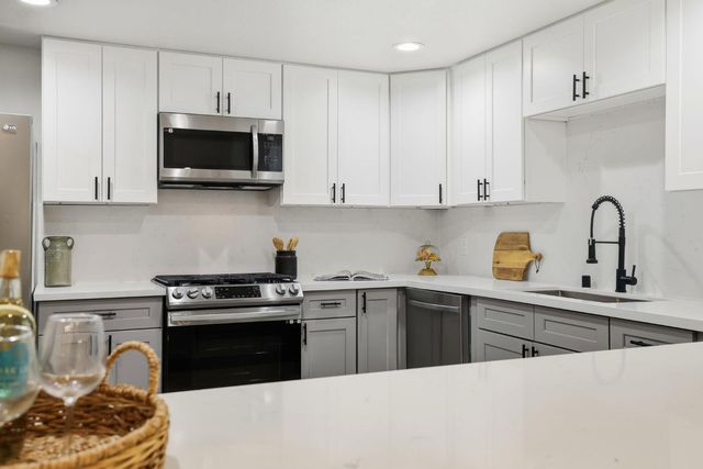 3261 Sandhurst Ct, Cameron Park, CA 95682