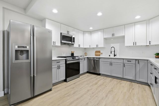 3261 Sandhurst Ct, Cameron Park, CA 95682