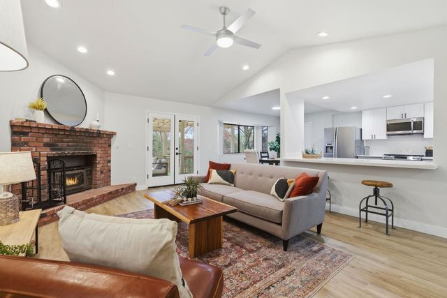 3261 Sandhurst Ct, Cameron Park, CA 95682