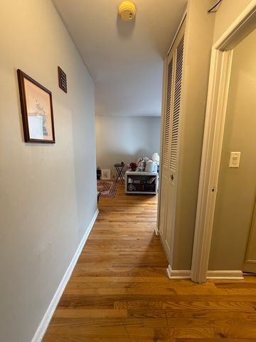 541 W OAKDALE Avenue 517, Chicago, IL 60657