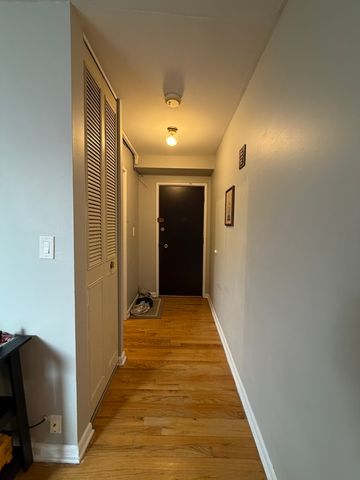 541 W OAKDALE Avenue 517, Chicago, IL 60657