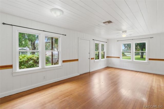 310 N Citrus Avenue, Inverness, FL 34450