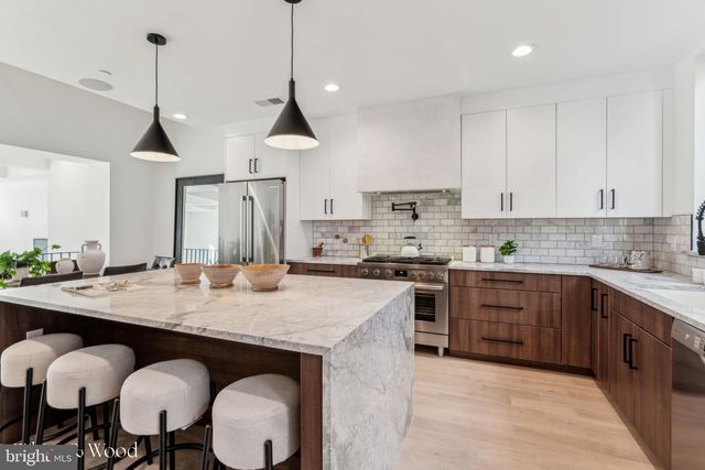 954 N 6TH ST, Philadelphia, PA 19123