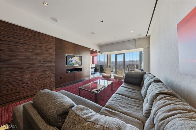 4381 West Flamingo Road 58301, Las Vegas, NV 89103