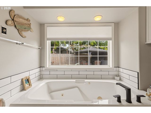11116 Ne 6TH Ct, Vancouver, WA 98685