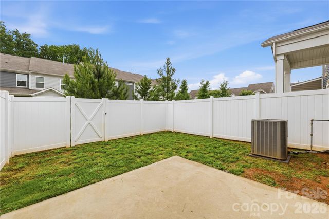 5531 Harris Cove Drive, Charlotte, NC 28269
