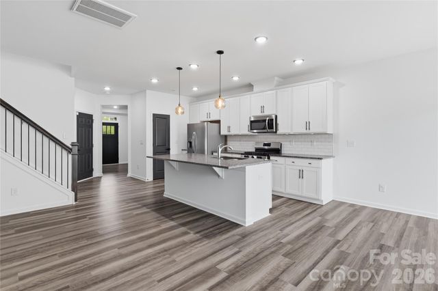 5531 Harris Cove Drive, Charlotte, NC 28269