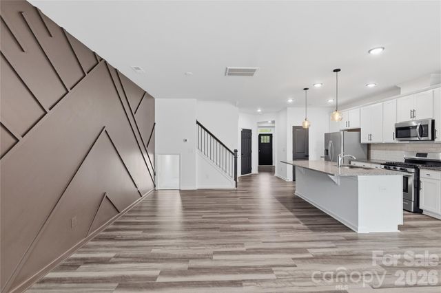 5531 Harris Cove Drive, Charlotte, NC 28269