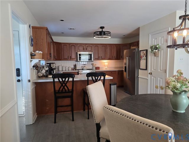 8511 Peaks Rd, Hanover, VA 23069
