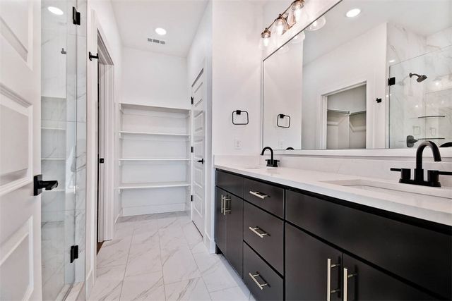 11 Chatburn Lane, Bella Vista, AR 72715