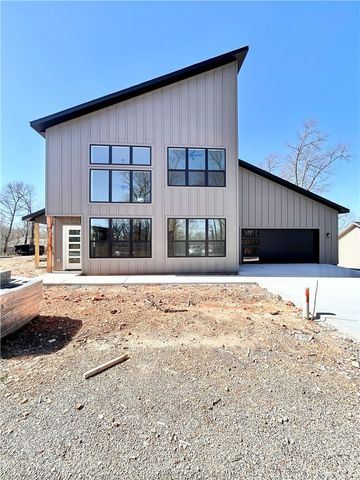 11 Chatburn Lane, Bella Vista, AR 72715