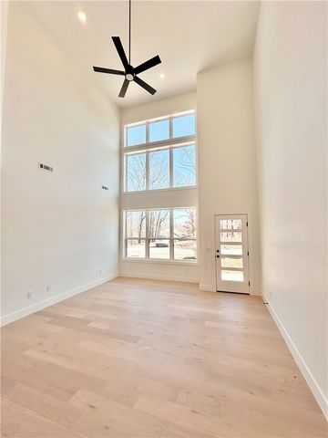 11 Chatburn Lane, Bella Vista, AR 72715