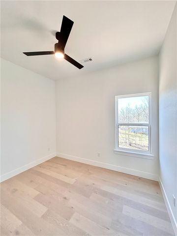 11 Chatburn Lane, Bella Vista, AR 72715