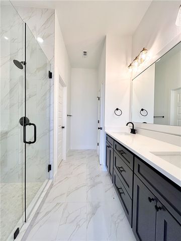 11 Chatburn Lane, Bella Vista, AR 72715