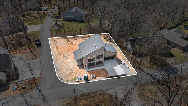 11 Chatburn Lane, Bella Vista, AR 72715