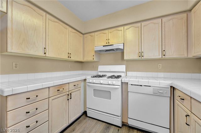 4814 Spring Falls Way, North Las Vegas, NV 89031