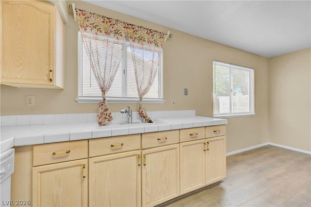 4814 Spring Falls Way, North Las Vegas, NV 89031