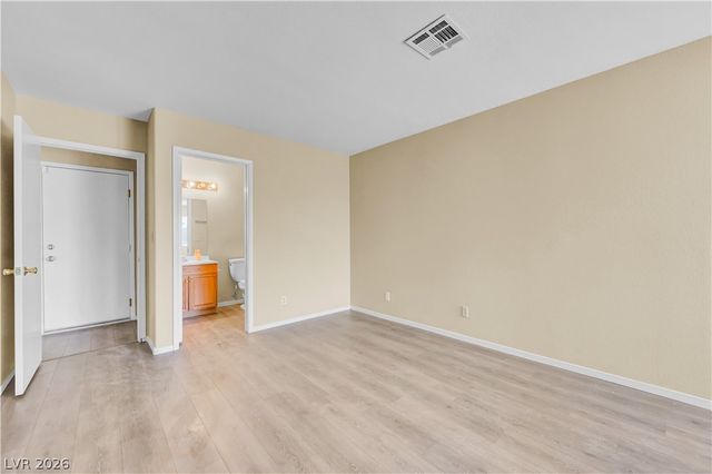 4814 Spring Falls Way, North Las Vegas, NV 89031