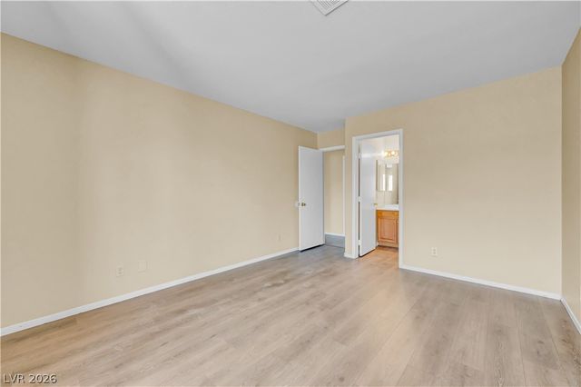 4814 Spring Falls Way, North Las Vegas, NV 89031
