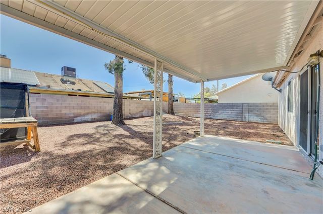 4814 Spring Falls Way, North Las Vegas, NV 89031