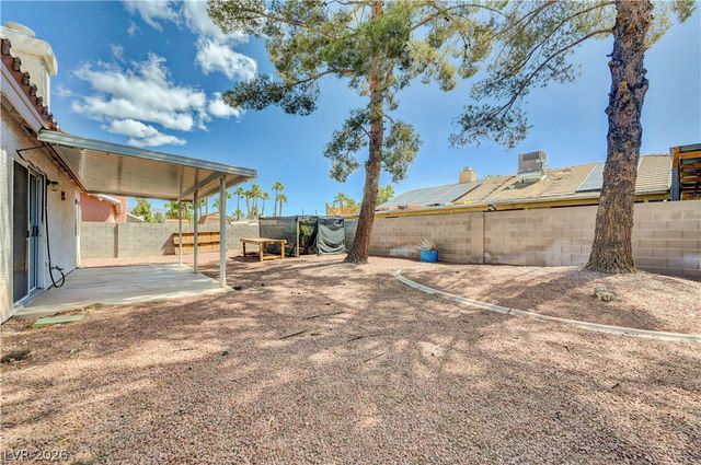 4814 Spring Falls Way, North Las Vegas, NV 89031