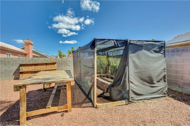 4814 Spring Falls Way, North Las Vegas, NV 89031